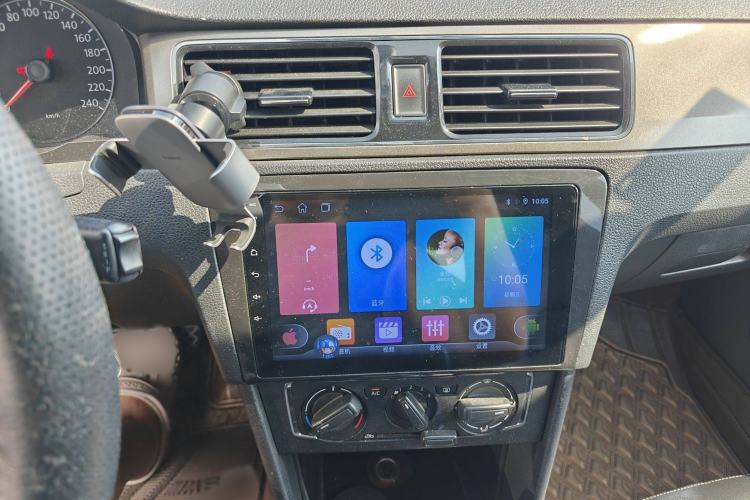 Used Volkswagen Santana 2013 1.6L Automatic Comfort Edition Interior 2