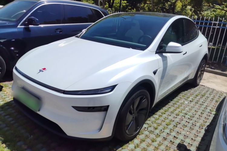 Used Tesla Model Y 2025 Rear-Wheel-Drive Version