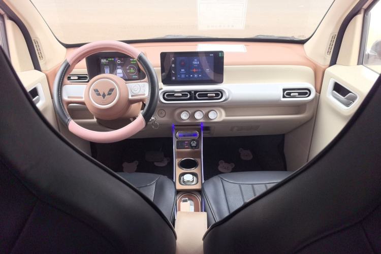 Used Wuling Hongguang MINIEV 2024 3rd Generation 215km Advanced Version
