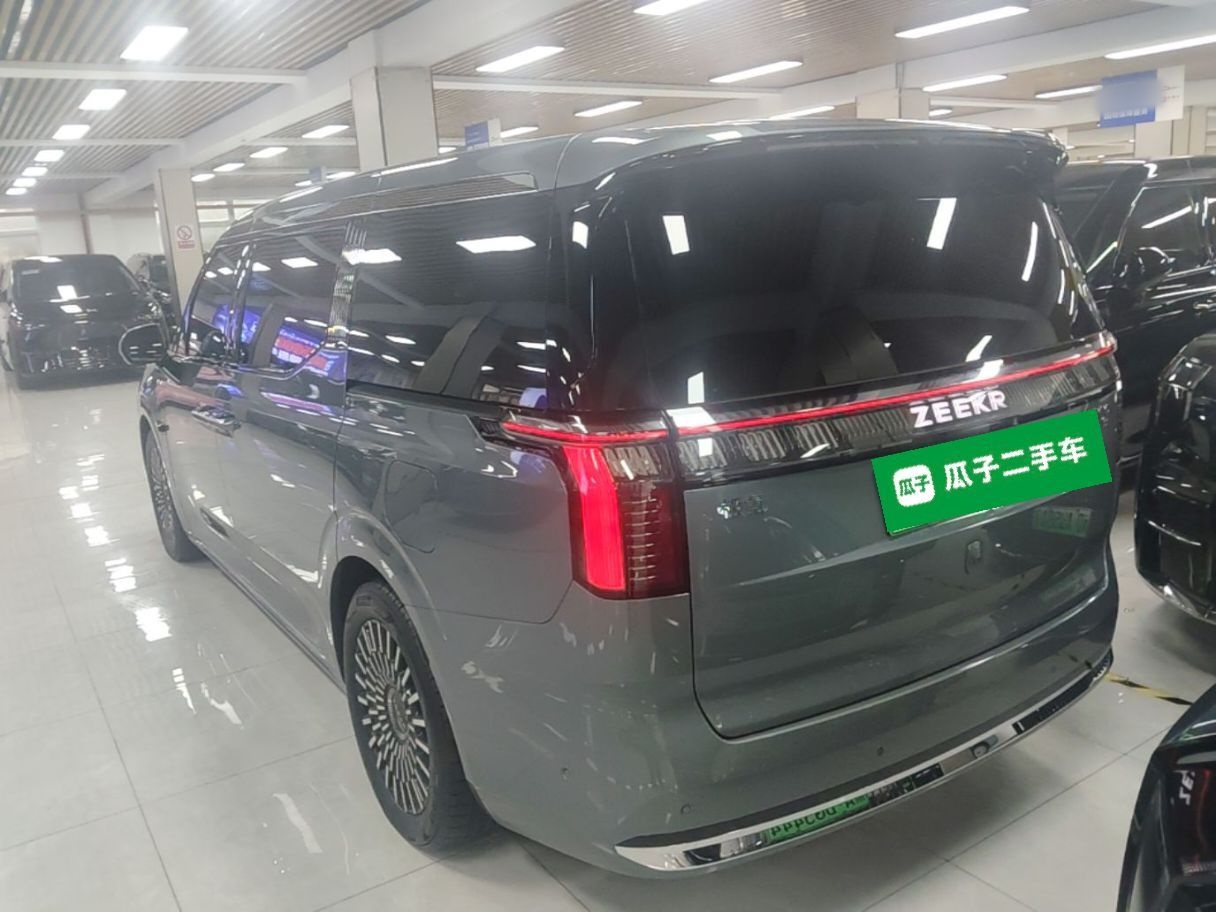 Zeekr 009 2024 7-Seater Walk-Through Version Four-Wheel Drive 108 kWh — снимка 4