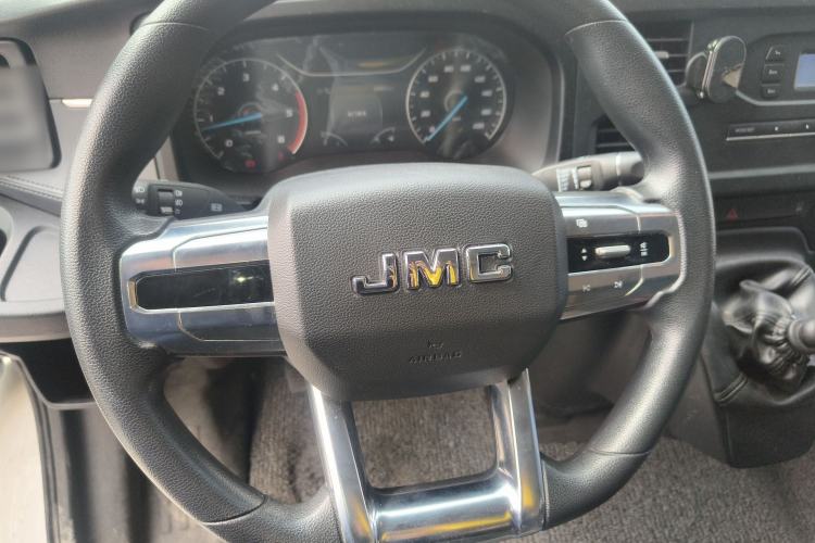 Used JMC Fushun 2022 2.0T Manual Van Short Wheelbase Low Roof 3-Seater Steering Wheel