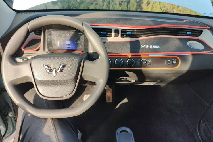 Used Wuling Hongguang MINIEV 2020 Enjoy Edition Lithium-Ion Battery Center Console