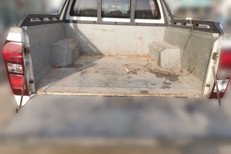 Used Isuzu D-MAX 2018 2.5T Two-Wheel-Drive Base Version JE4D25Q5A