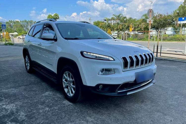 Used Jeep Cherokee 2016 2.4L Professional Smart Version