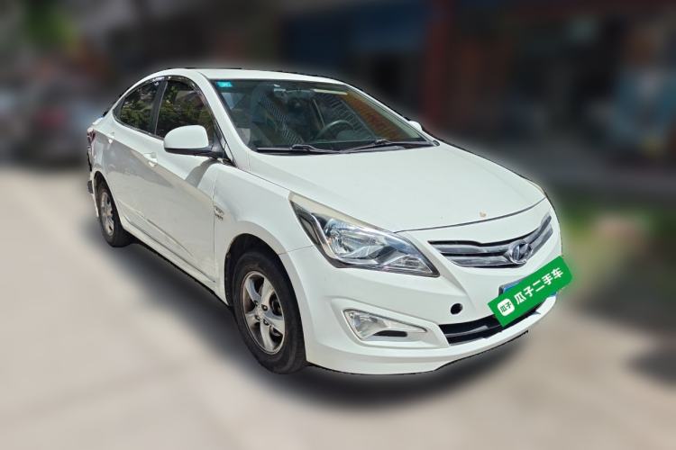 Used Hyundai Verna (older generation) 2014 1.4L Automatic Smart GLS Front Right 45 Deg