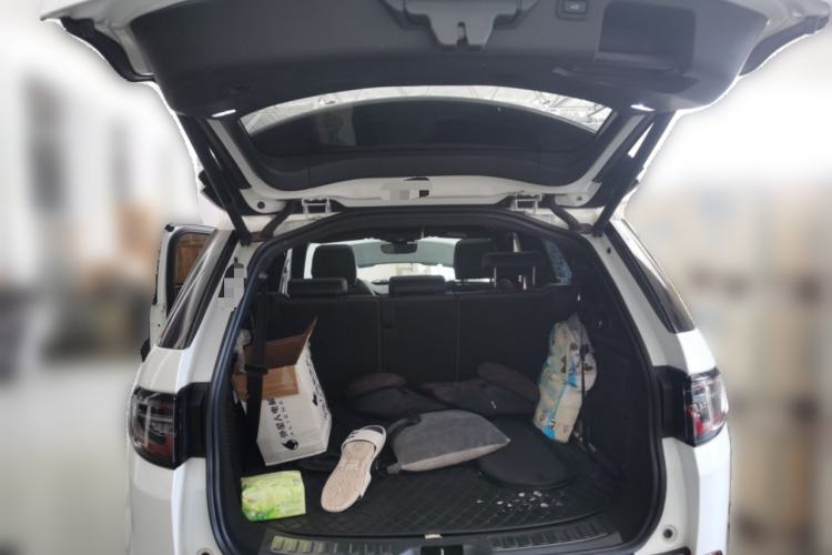 Used Land Rover Discovery Sport 2020 249 PS R-Dynamic Performance Tech Edition 7 Seats Trunk