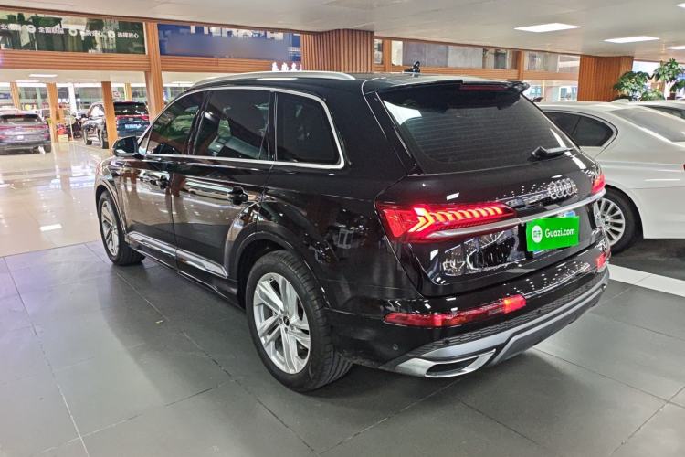Used Audi Q7 2023 45 TFSI quattro S line Sport model
