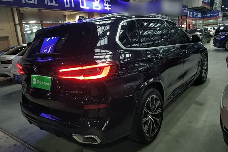 Used BMW X5 2022 Restyled xDrive 30Li M Sport Package Rear Right 45 Deg