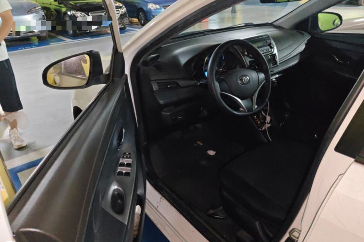 Used Toyota YARiS L Zhi Xuan 2015 1.5E Automatic Charm Edition
