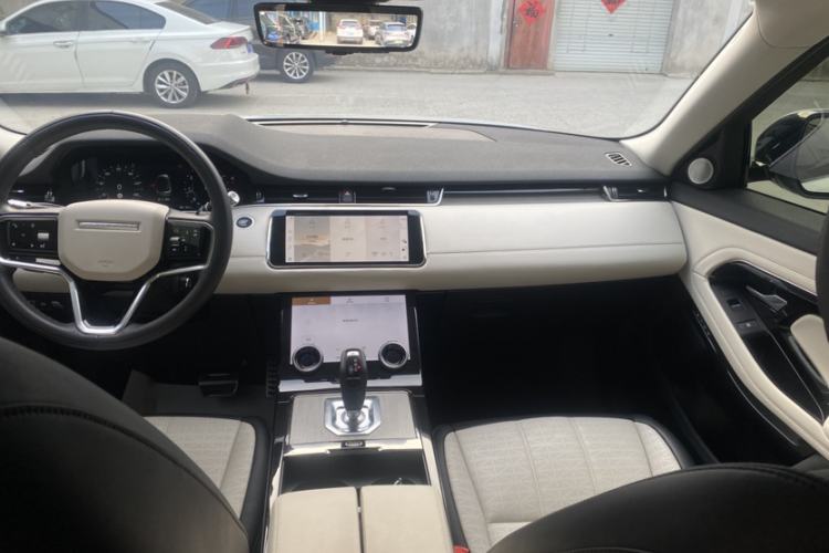 Used Land Rover Range Evoque 2022 Range Rover L 249 PS R-Dynamic HSE Luxury Edition Interior 2