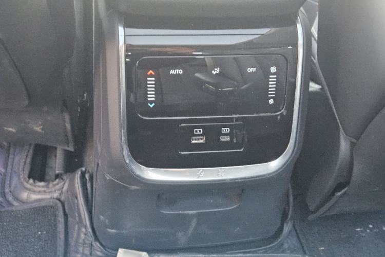 Used Hongqi HS7 PHEV 2024 2.0T PHEV Four-Wheel Drive Flagship Edition 6 Seats Interior 9