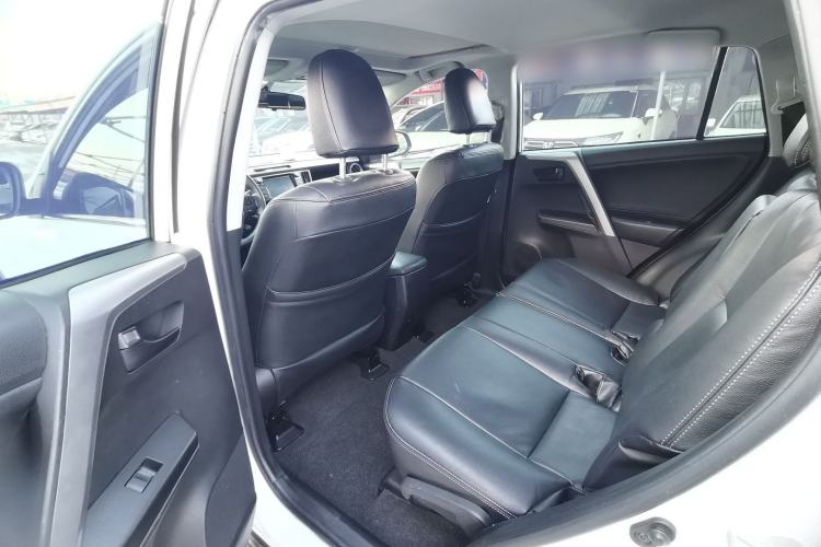 Used Toyota RAV4 2016 2.0L CVT Two-Wheel Drive Fashion Edition China V Standard