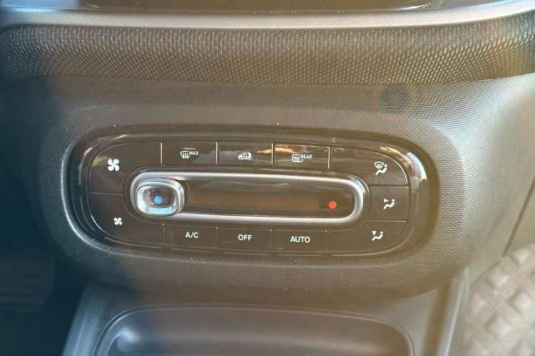 Used smart forfour 2016 0.9T 66 kW Pioneer Edition