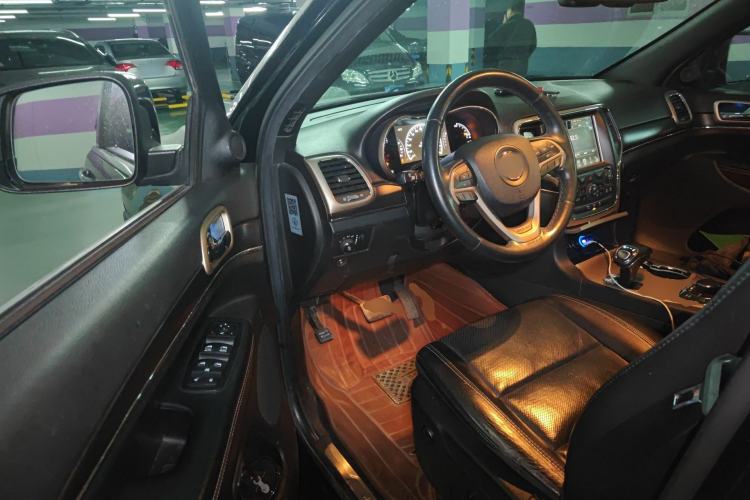 Used Jeep Grand Cherokee 2014 3.6L Elite Navigation Edition Driver Seat