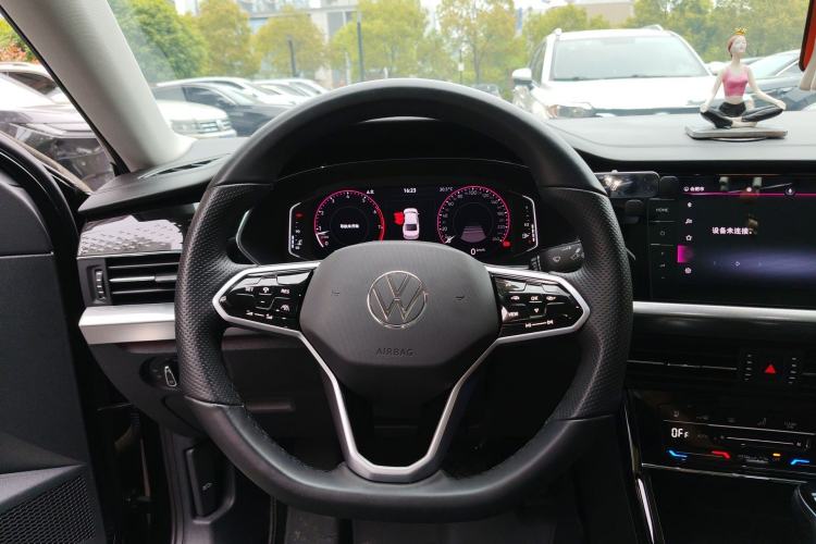 Used Volkswagen Passat 2022 330TSI Luxury Edition Steering Wheel