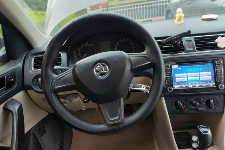 Used Skoda Rapid 2013 1.6L Automatic Smart Selection Model