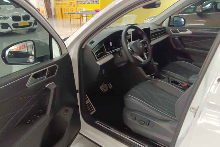 Used Volkswagen Tiguan L 2023 330TSI Automatic Two-Wheel Drive R-Line Enjoyment Edition