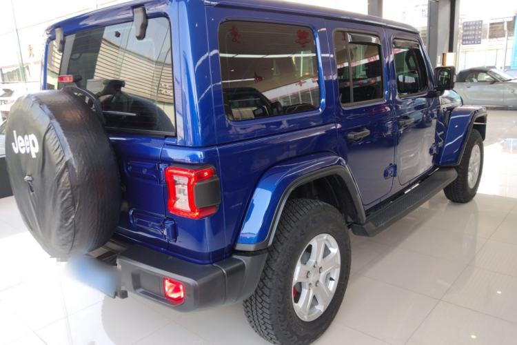 Used Jeep Wrangler 2019 2.0T Sahara Four-Door Brilliant Top Version China VI Emission Standard