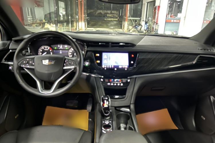 Used Cadillac XT6 2021 2.0T 7-Seater Two-Wheel-Drive Luxury Version Interior 2