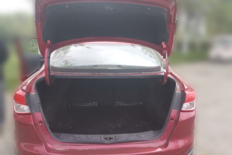 Used Nissan Lannia 2016 1.6L CVT Cool Edition Trunk