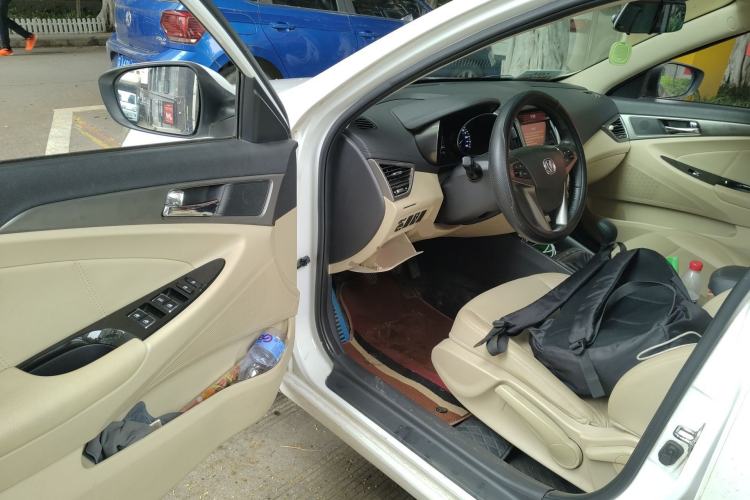 Used CHANGAN Eado 2016 1.6L Manual Fashion Edition Driver Seat