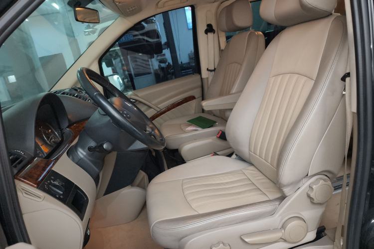 Used Mercedes-Benz Viano 2013 3.0L Hospitality Edition