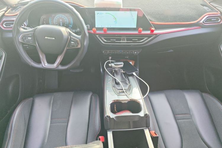 Used CHANGAN OSHAN X5 2021 1.6L CVT Luxury Model Center Console