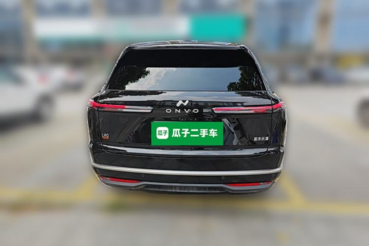 Used ONVO Luxeed L90 2025 Model—Ultra Six-Seater Version
