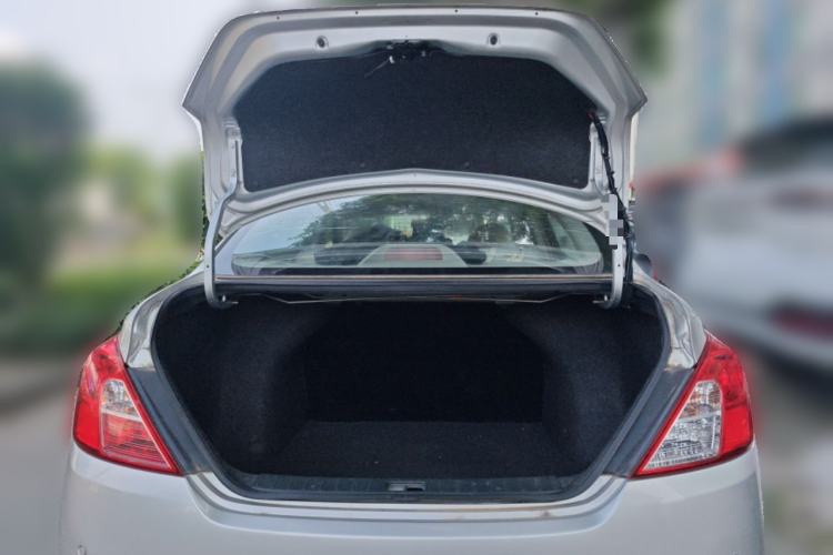 Used Nissan Sunny 2015 1.5XE Manual Comfort Edition Trunk