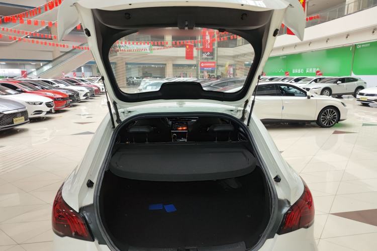 Used MG 6 New Energy 2020 1.5T Hybrid Leading Trendy Edition Trunk