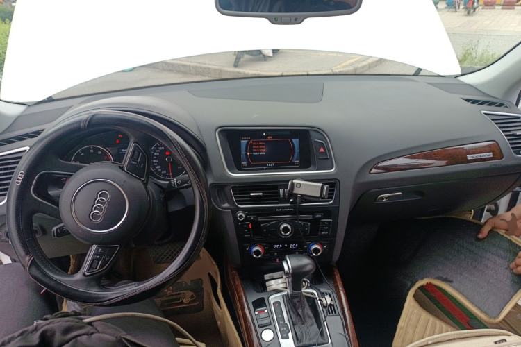 Used Audi Q5 2018 Collector's Edition 40 TFSI Technology Model
