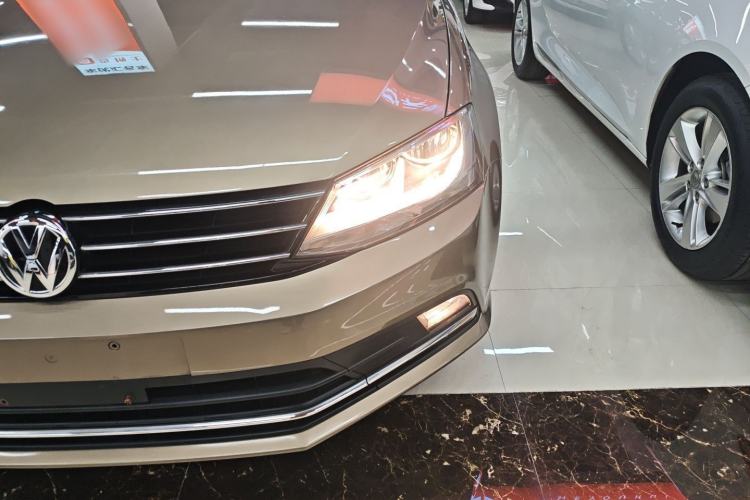 Used Volkswagen Sagitar 2015 1.6L Automatic Comfort Model Left Front Headlight