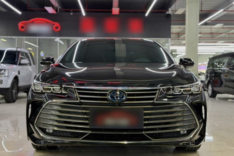 Used Toyota Avalon 2019 Dual-Engine 2.5L XLE Prestige Version China VI Standard
