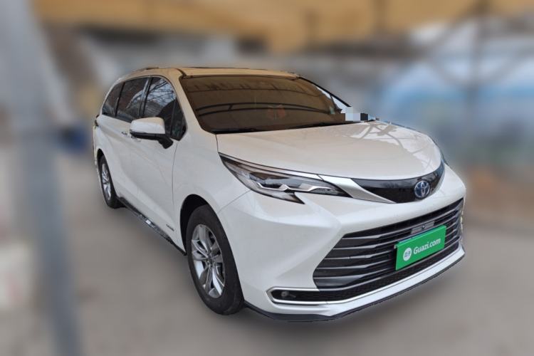 Used Toyota SIENNA 2021 2.5L Hybrid Ultimate Edition Front Right 45 Deg