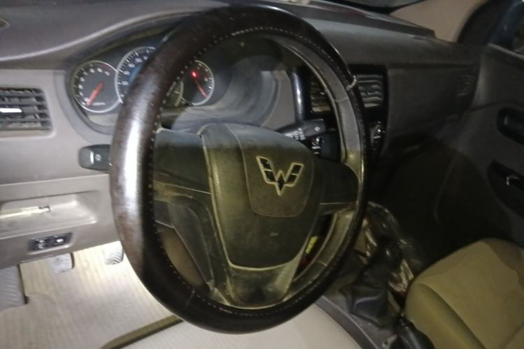 Used Wuling Rongguang V 2015 1.5L Standard Version Steering Wheel