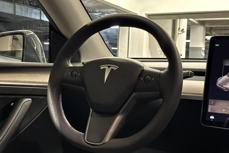 Used Tesla Model Y 2021 Standard Range Rear-Wheel Drive Version