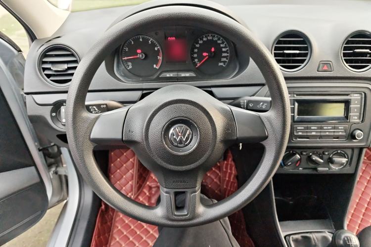 Used Volkswagen Jetta 2015 Zhuihui Edition 1.4L Manual Fashion Model