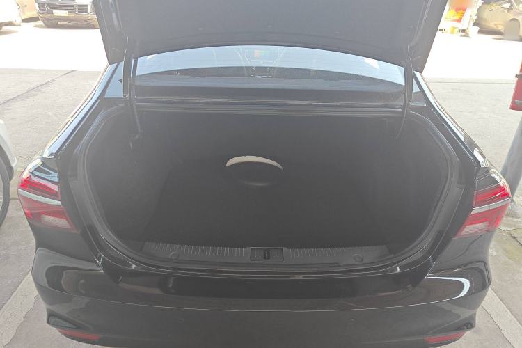 Used Roewe i6 2018 20T Manual Luxury Edition
