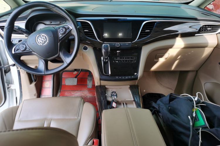 Used Buick GL8 2018 ES 28T Luxury Model China VI Standard Center Console