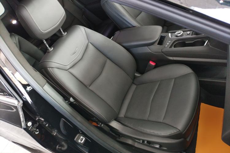 Used Cadillac XT6 2022 2.0T Six-Seater Four-Wheel Drive Luxury Version
