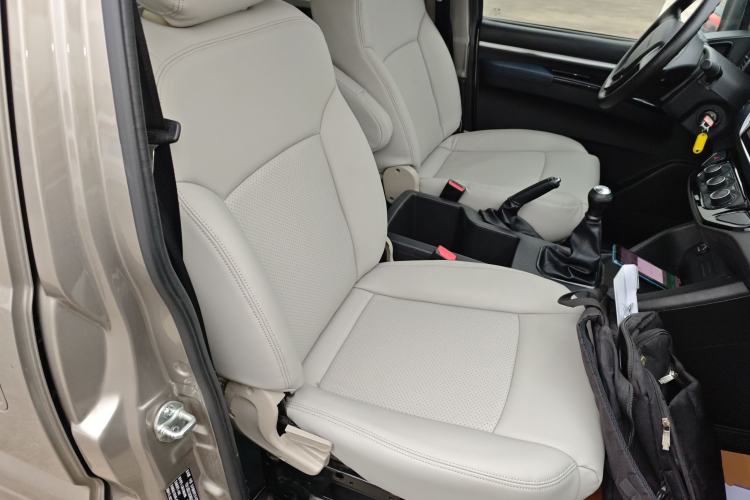 Used FORTHING Lingzhi 2022 M5L 1.6L Utility Model 7 Seats
