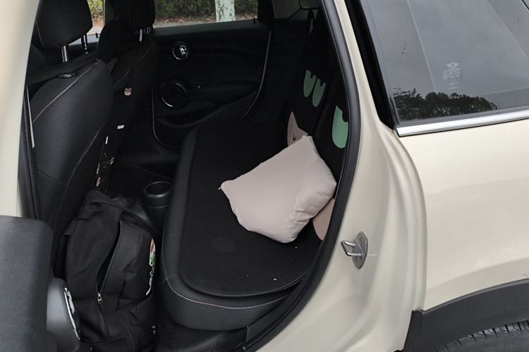 Used MINI 2018 1.5T ONE PLUS Five-Door Edition Left Rear Seat