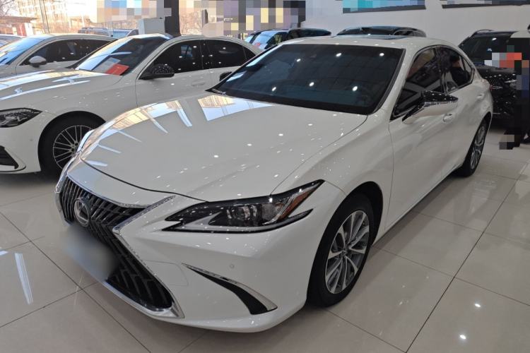 Used Lexus ES 2023 200 Excellence Edition
