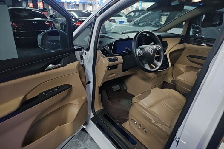 Used Buick GL8 2021 ES Land Cruiser 653T Luxury Edition Driver Seat