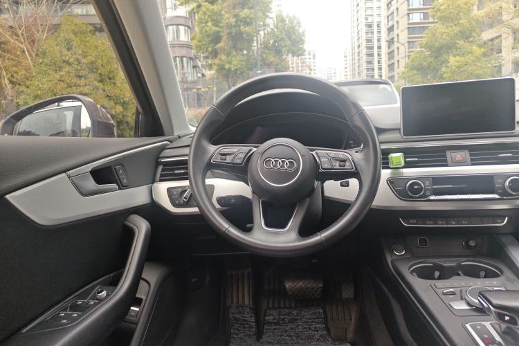 Used Audi A4L 2019 40 TFSI Fashion Edition China VI Emission Standard