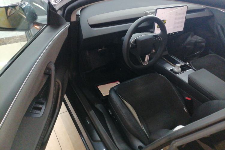 Used Tesla Model 3 2025 Rear-Wheel-Drive Version