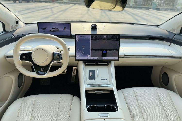 Used Hima Luxeed S7 2025 855 km Max