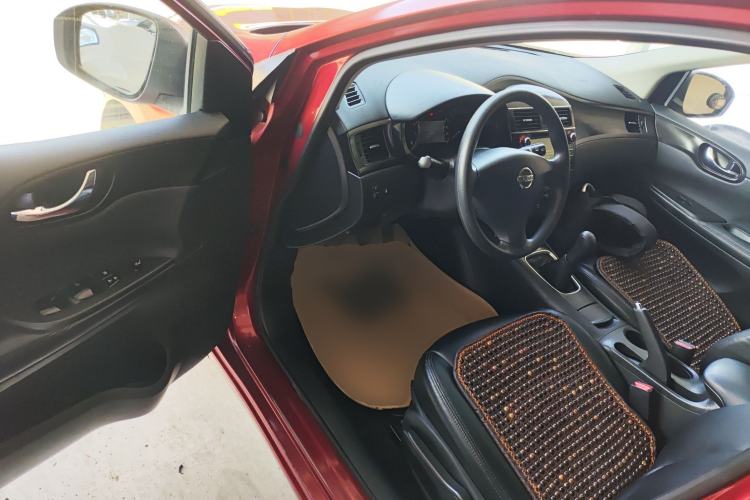 Used Nissan Tiida 2011 1.6L Manual Comfort Edition