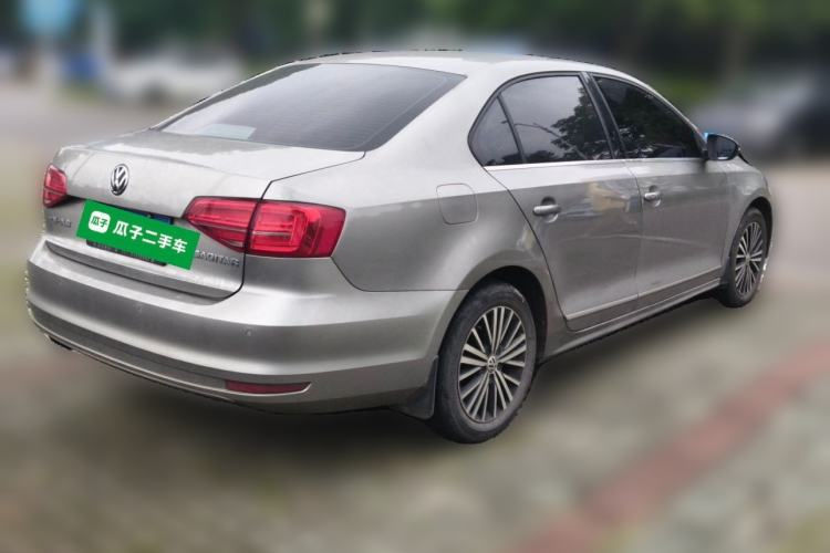Used Volkswagen Sagitar 2017 230TSI Automatic Luxury Edition
