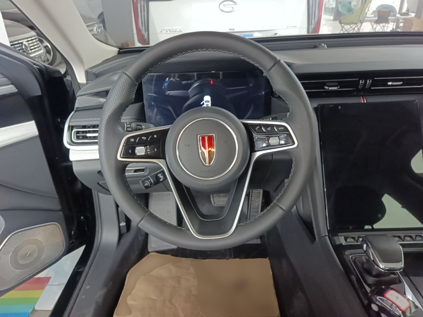 Hongqi H5 2025 2.0T Automatic Flag Edition – 500 000 Units Commemorative Version — снимка 13